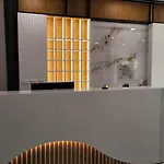 Metro Terminal ホテル 4*