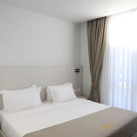 Hotel Metro Terminal 4*