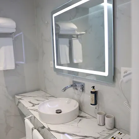 Hotel Metro Terminal 4*